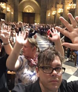 Ещё поднятые руки