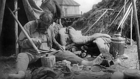 Деньги бросаются ка щепки