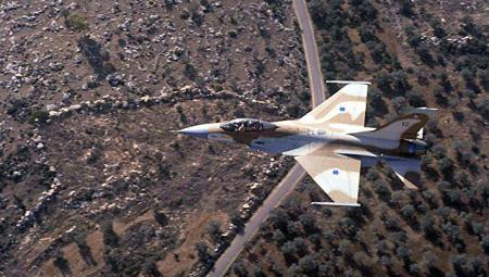 Сирия сбила израильский военный самолет во время ракетного нападения 1528804889