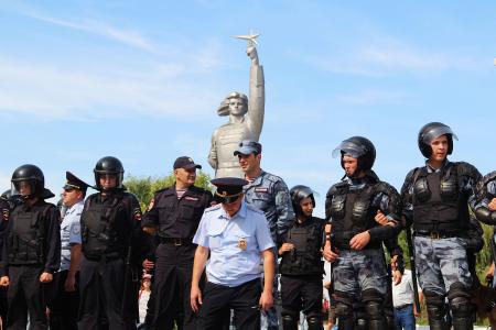 Полицейские поддерживают протест