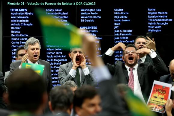 Парламентская комиссия проголосовала за импичмент президента Бразилии Дилмы Руссефф (АЛЕКС.....)