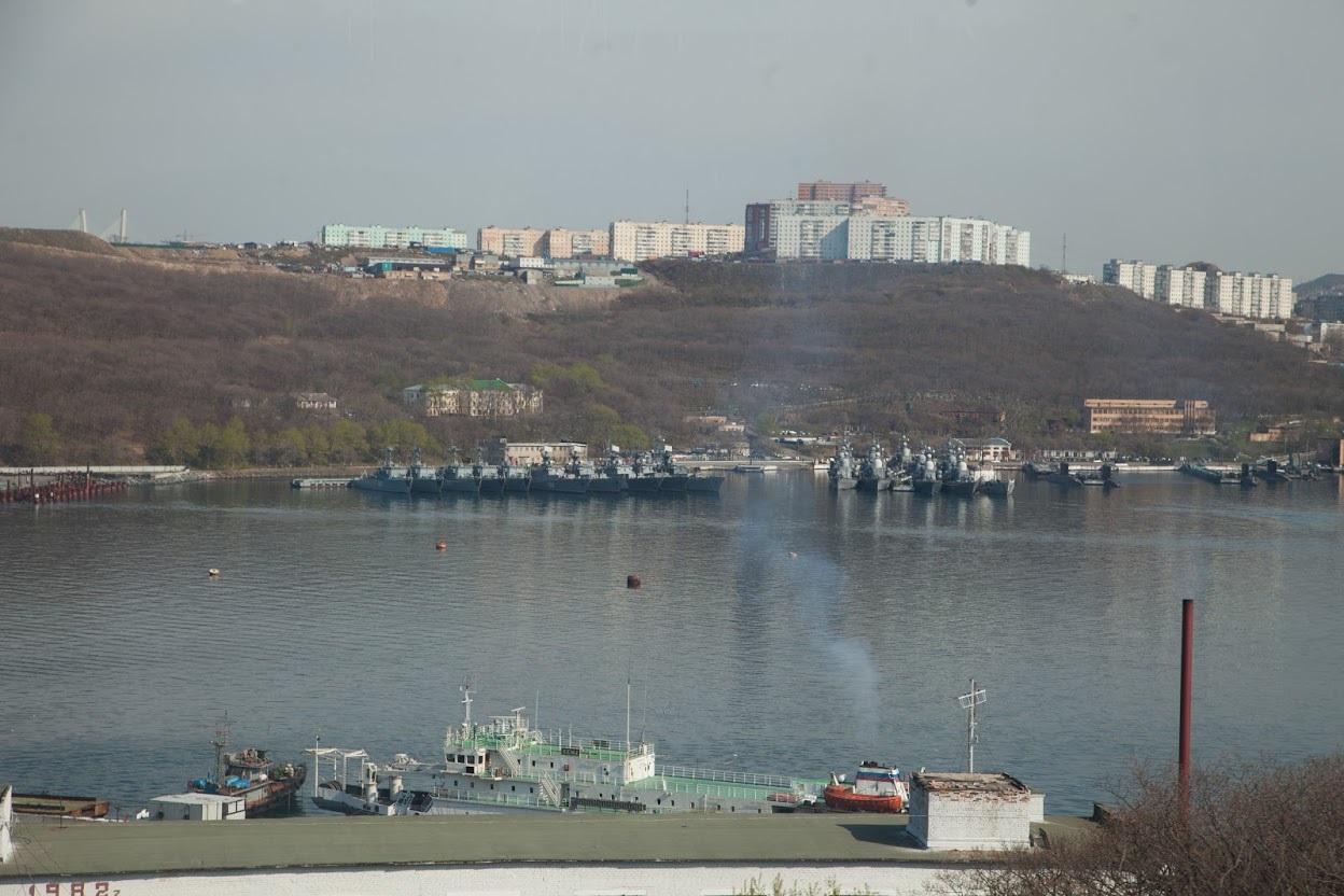 Бухта Золотой рог Владивосток военные корабли РФ
