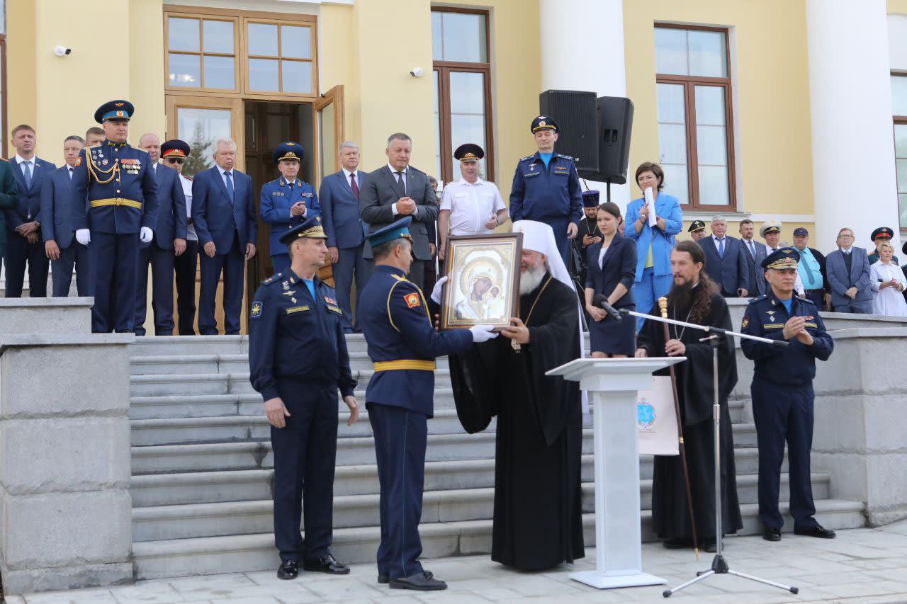 Вячеслав Чешский • Суворовское военное училище открылось в Иркутске