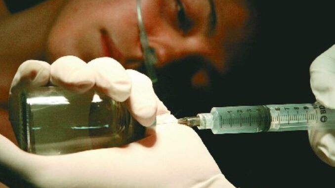 Канадские официальные лица высоко оценивают программу эвтаназии как `огромный успех` в извлечении органов