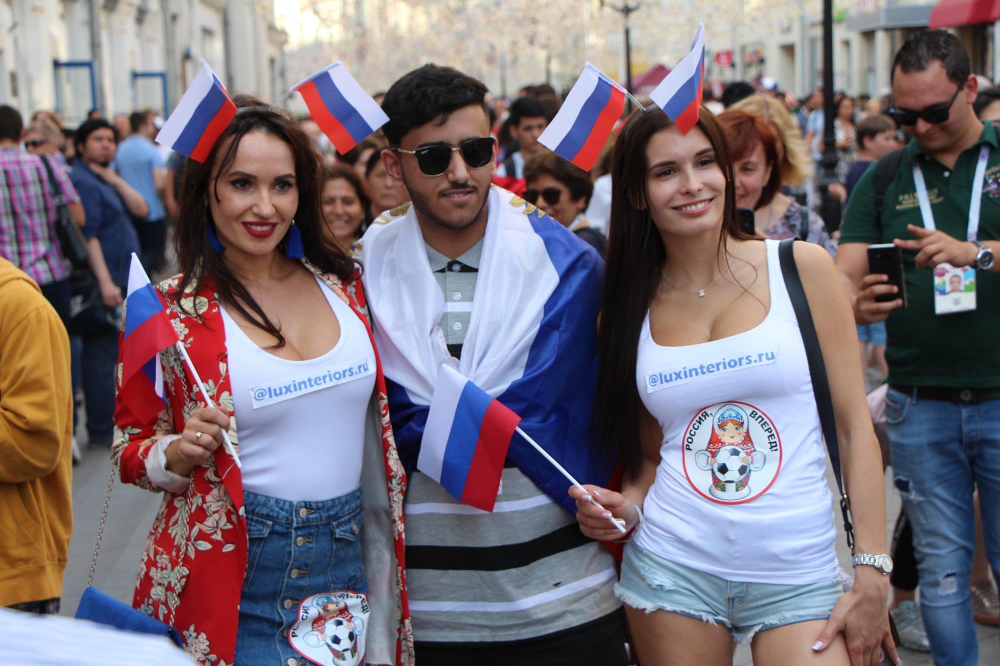 Россия популярна в мире. Украинки в Турции. Турки девушки. Русские женщины с иностранцами. Европейские женщины.