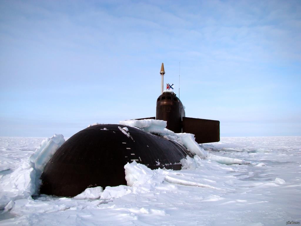 Подводная лодка акула всплытие