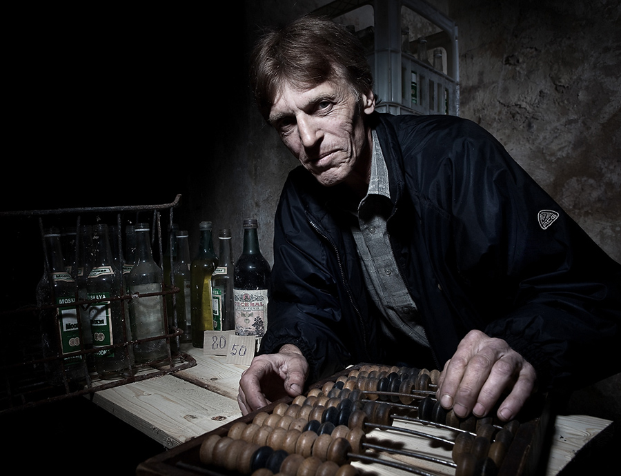 из-под Шанель и Дольче Габбаны не берём